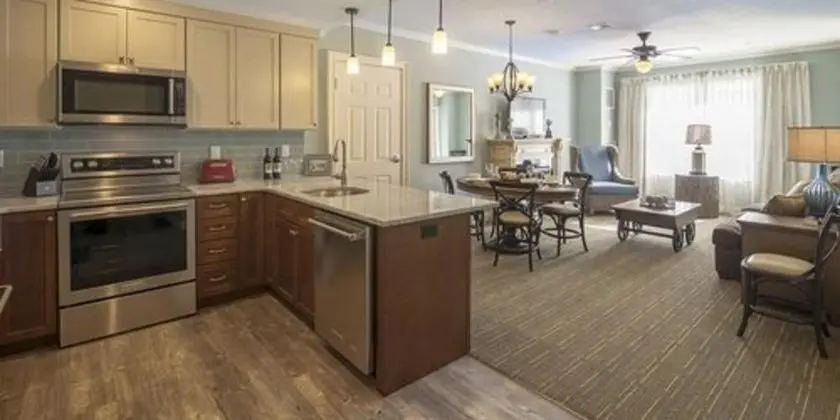 1 Bedroom Suite with connecting Studio