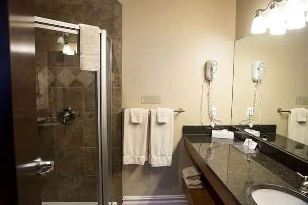 Standard Tek Büyük Yataklı Oda, 2 Büyük (Queen) Boy Yatak, Nehir Manzaralı