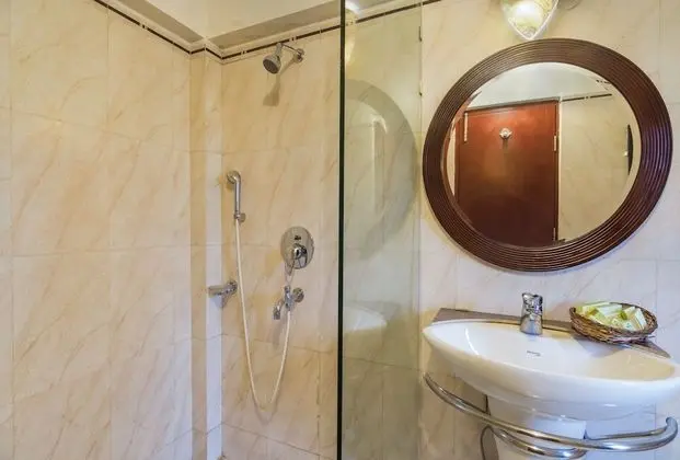 Premium Tek Büyük Yataklı Oda