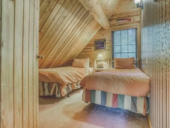 Kulübe, Birden Çok Yatak (Riverwoods Lodge)