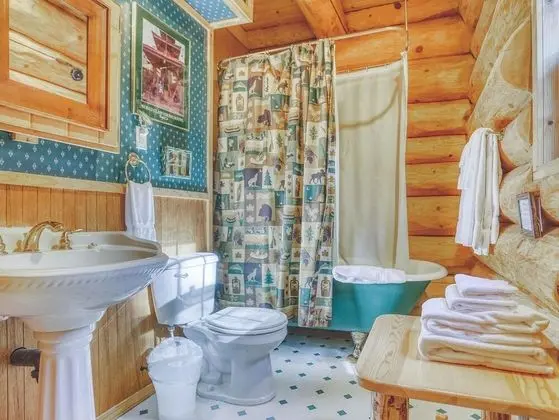 Kulübe, Birden Çok Yatak (Riverwoods Lodge)