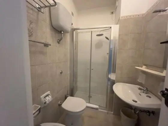 Üç Kişilik Oda