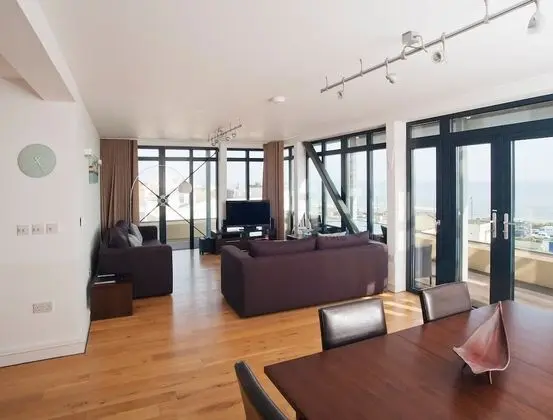 Çatı Katı Süiti (Penthouse)