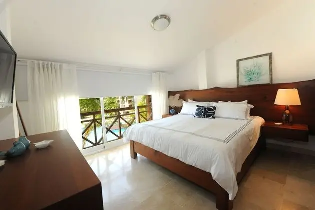 One Bedroom Apartment (Pool View)