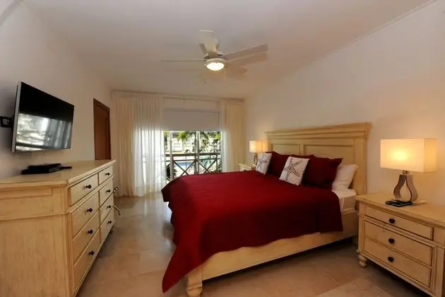 One Bedroom Apartment (Pool View)