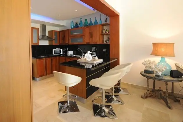 One Bedroom Apartment (Pool View)