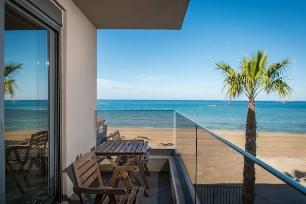 Deluxe Tek Büyük veya İki Ayrı Yataklı Oda (Sea view & Pool view)