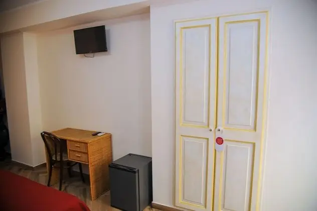 Büyük Yataklı Tek Kişilik Oda