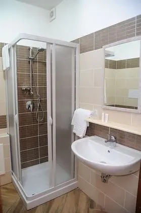 Standard Üç Kişilik Oda