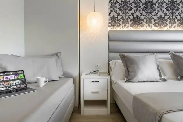 Deluxe Üç Kişilik Oda, Denize Bakan