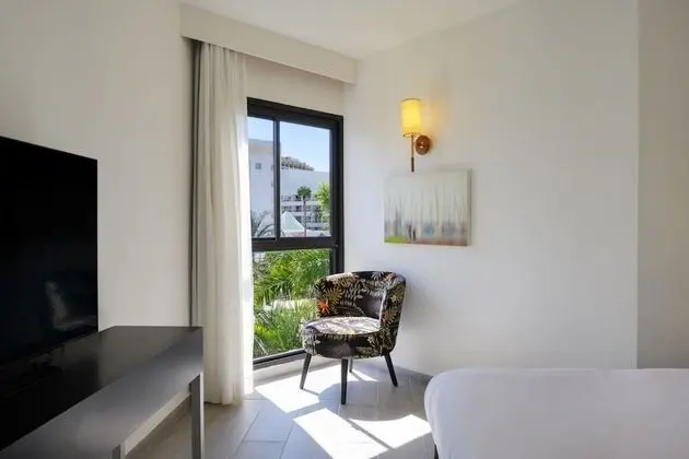 Stüdyo, Teras, Havuz Manzaralı (Small)