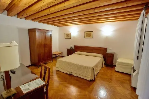 Classic Üç Kişilik Oda