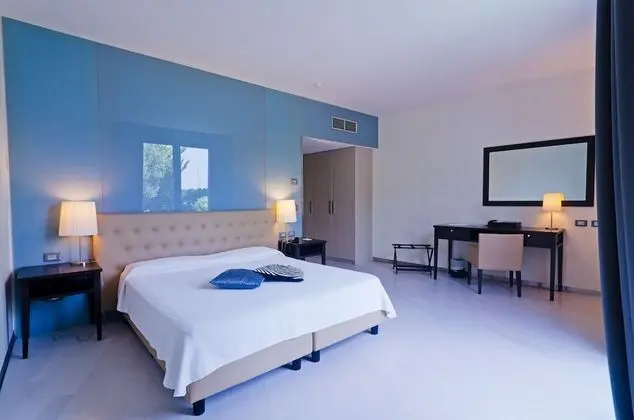 Deluxe Tek Büyük veya İki Ayrı Yataklı Oda (Patio o balcone)