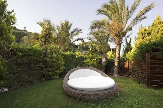 Deluxe Tek Büyük Yataklı Oda, Deniz Manzaralı (Private Garden)
