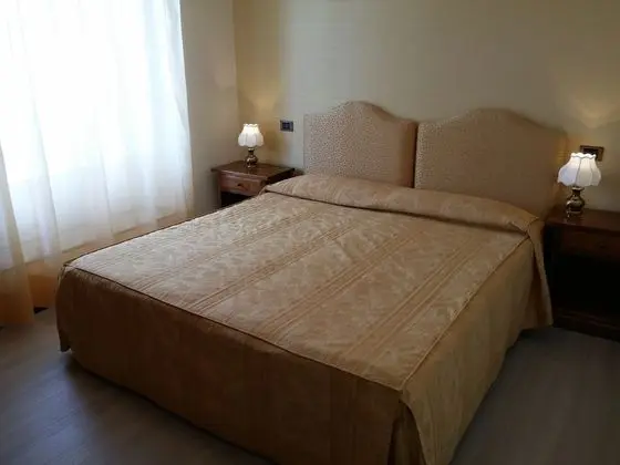 Classic Tek Büyük Yataklı Oda, Balkon, Göl Manzaralı