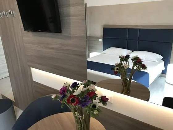 Comfort Tek Büyük Yataklı Oda, Balkon, Göl Manzaralı