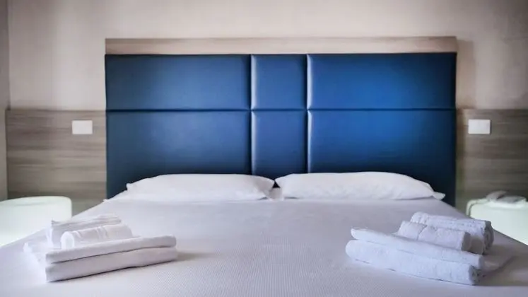 Tek Büyük Yataklı Oda, Balkon, Göl Manzaralı