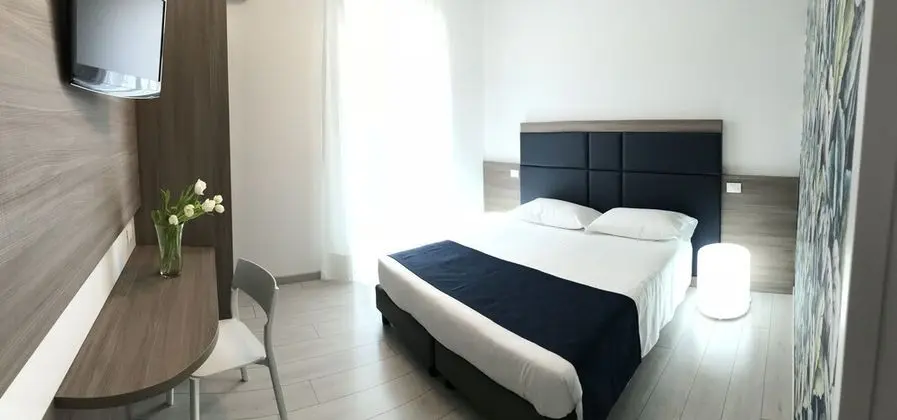 Tek Büyük Yataklı Oda, Balkon, Göl Manzaralı