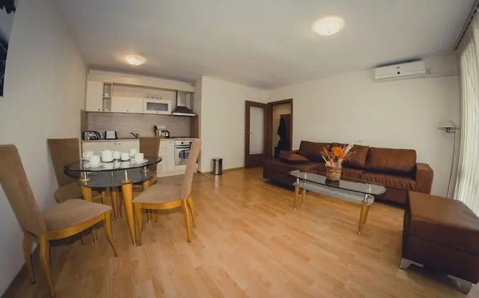 Apart Daire, 2 Yatak Odası (Free WiFi & Parking)