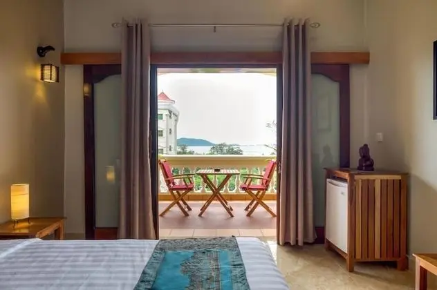Superior Tek Büyük Yataklı Oda, 1 Büyük (Queen) Boy Yatak, Balkon, Deniz Manzaralı