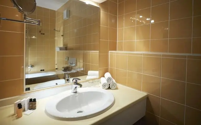 Tek Büyük veya İki Ayrı Yataklı Oda, Deniz Manzaralı