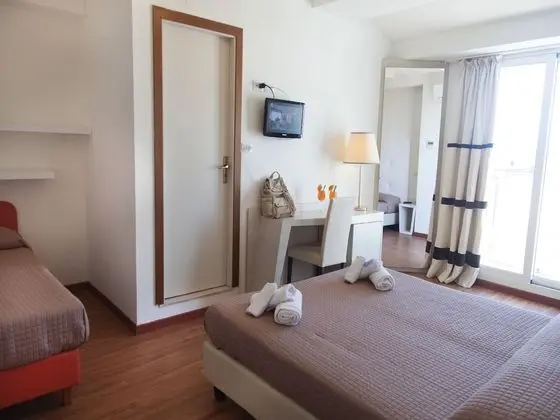 Standard Tek Büyük veya İki Ayrı Yataklı Oda