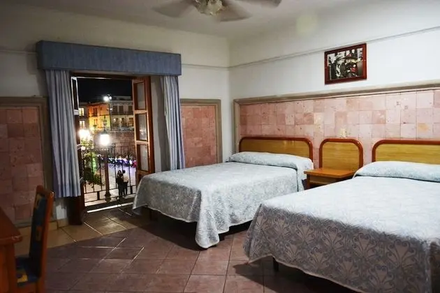 Oda, Balkon (2 Double Beds and 1 Single Bed)
