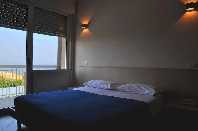 Tek Büyük Yataklı Oda, Balkon, Okyanusa Sıfır