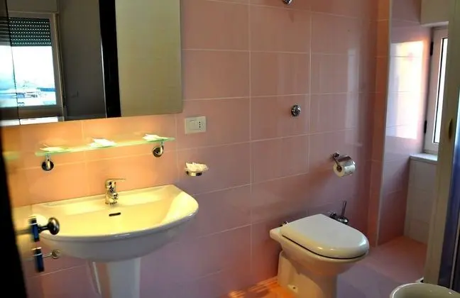 Üç Kişilik Oda, Balkon, Denize Bakan