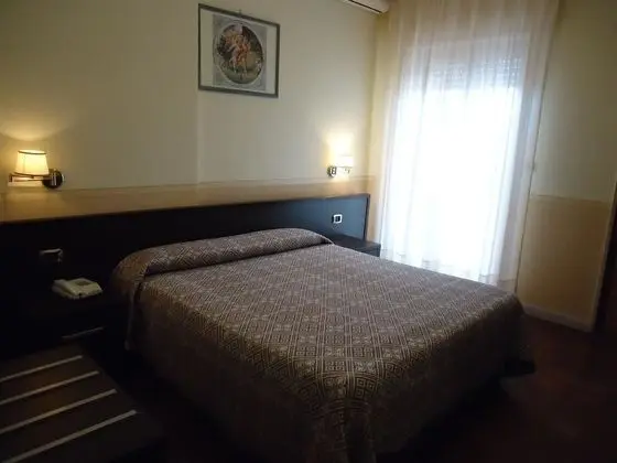 Üç Kişilik Oda