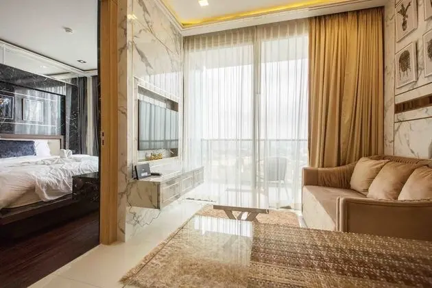 1 Bedroom Condo