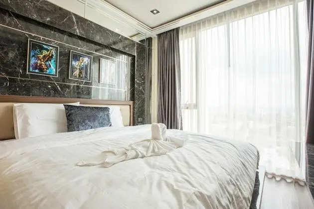 1 Bedroom Condo