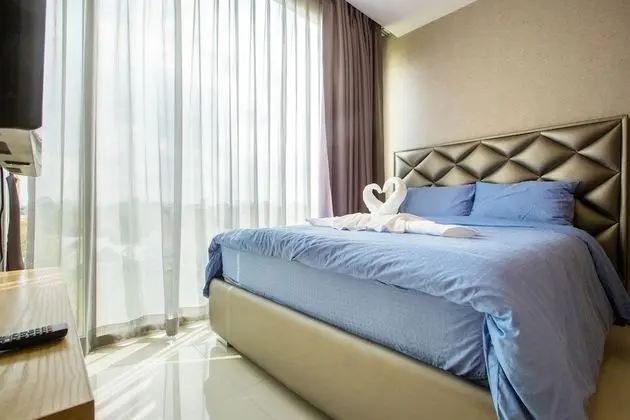 1 Bedroom Condo