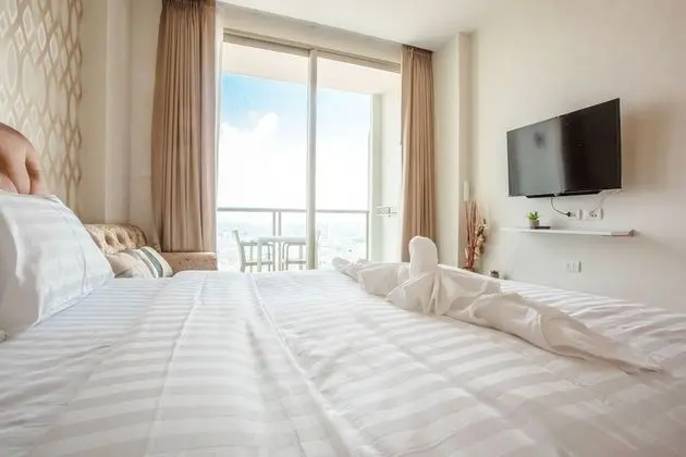 1 Bedroom Condo