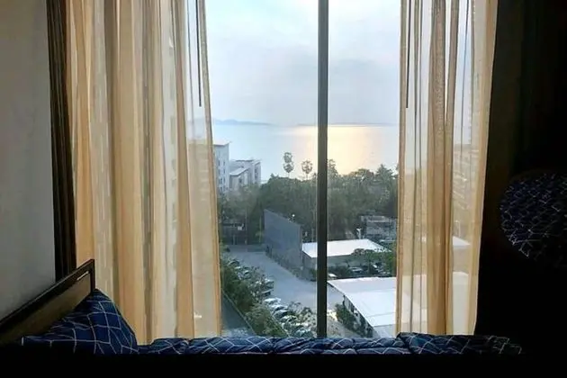 1 Bedroom Condo