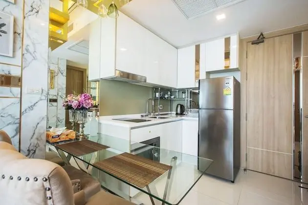1 Bedroom Condo