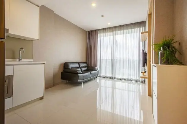 1 Bedroom Condo