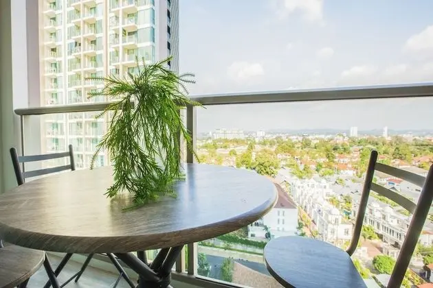 1 Bedroom Condo