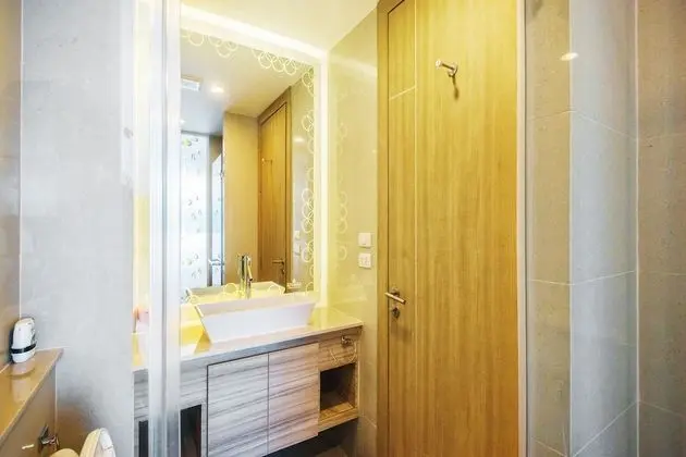 1 Bedroom Condo