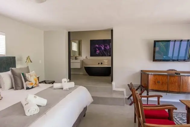 Premium Tek Büyük Yataklı Oda, Balkon, Bahçe Manzaralı