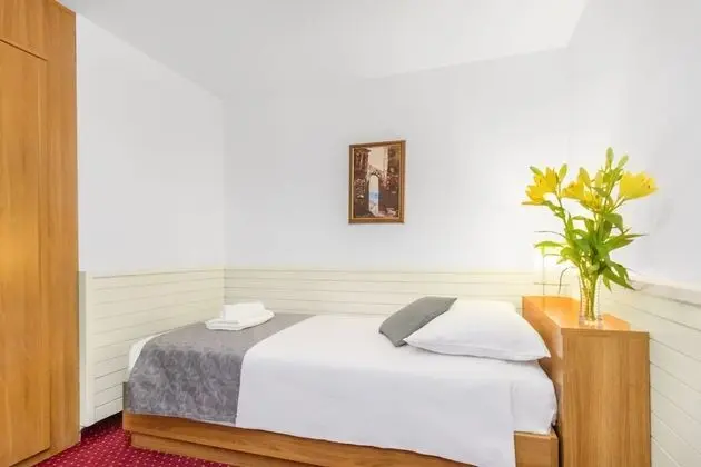 Single Room, City View