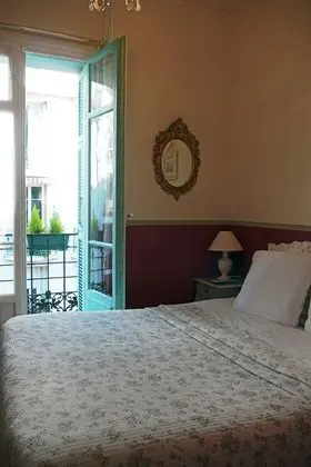 Traditional Tek Büyük Yataklı Oda