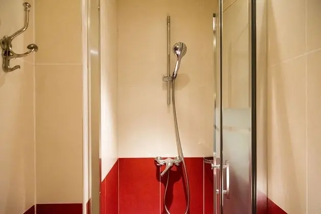 Traditional Tek Büyük Yataklı Oda