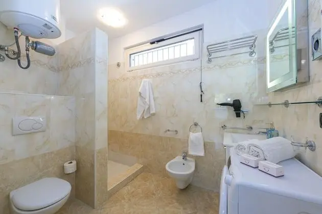 Family Apart Daire, 1 En Büyük (King) Boy Yatak ve Çekyat (Rivoltella Apt With Pool 600mt From)