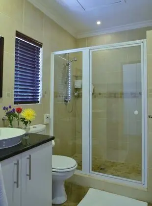 Luxury Tek Büyük Yataklı Oda, Özel Banyo, Zemin Kat