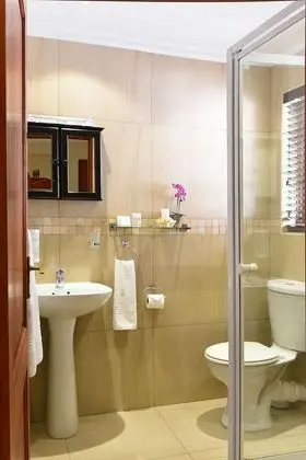 Luxury Tek Büyük Yataklı Oda, Özel Banyo, Zemin Kat