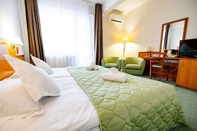 Tek Büyük Yataklı Oda, Balkon