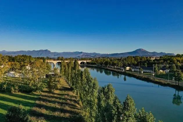 Tek Büyük Yataklı Oda (River side)