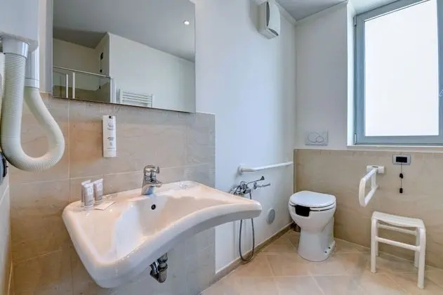 Tek Büyük Yataklı Oda (River side)