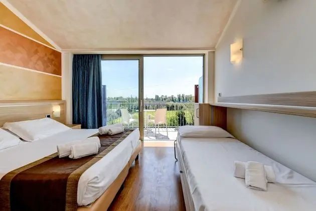 Üç Kişilik Oda (Countryside View)